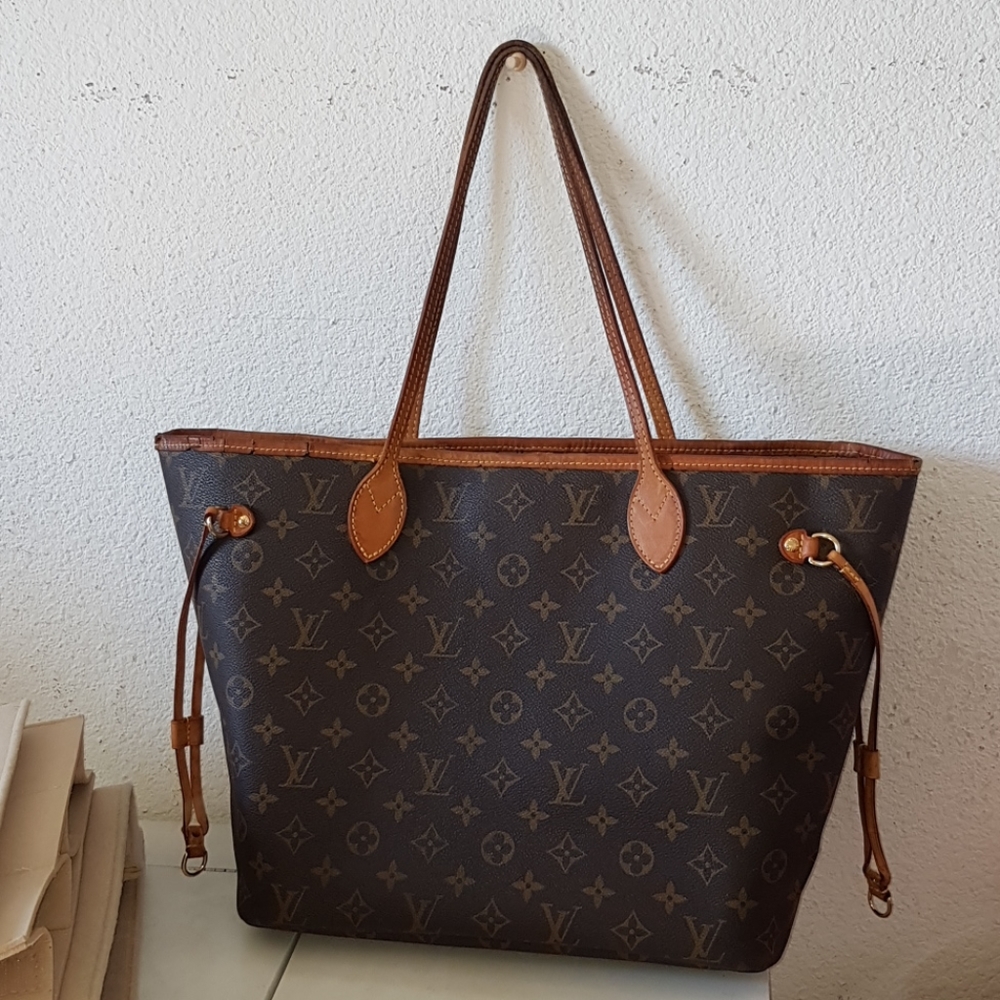 Louis Vuitton neverfull mm with insert